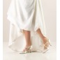 India LS - Chaussures de mariage fermées en satin blanc et semelle cuir lisse - Nueva Epoca